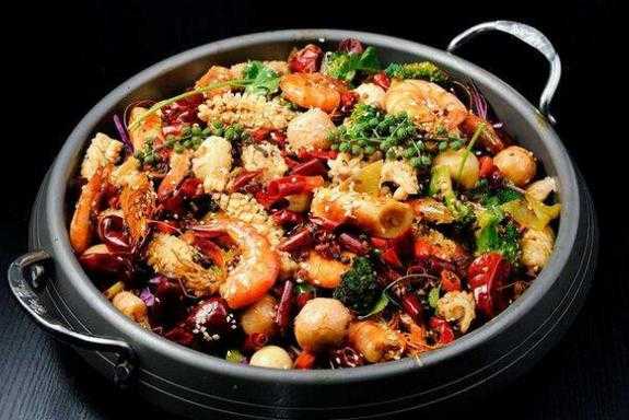 麻辣香锅是哪里的菜(麻辣香锅是哪个地方的特色菜)-第3张图片-厨房小当家 麻辣香锅是哪里的菜(麻辣香锅是哪个地方的特色菜)-第3张图片-厨房小当家