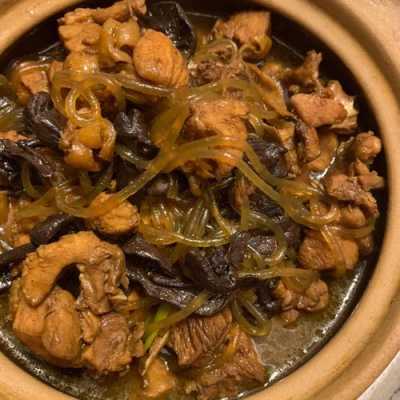 小鸡炖蘑菇是哪里的菜(小鸡炖蘑菇是什么菜)-第1张图片-厨房小当家 小鸡炖蘑菇是哪里的菜(小鸡炖蘑菇是什么菜)-第1张图片-厨房小当家