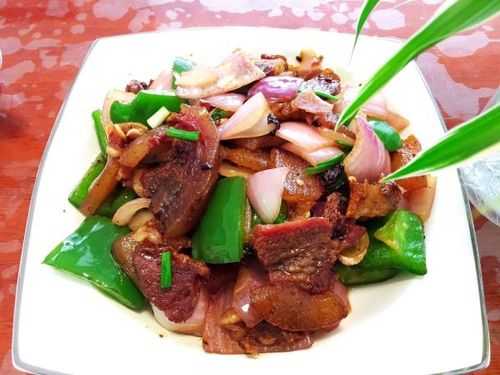 牛哪里肉炒(炒牛脸肉的家常做法)-第1张图片-厨房小当家 牛哪里肉炒(炒牛脸肉的家常做法)-第1张图片-厨房小当家