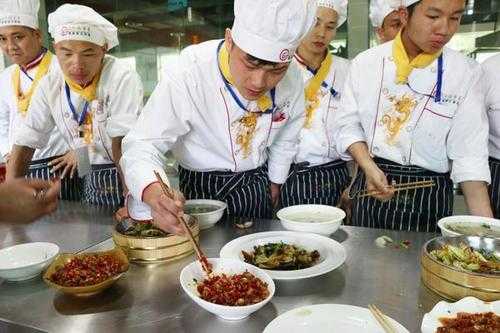 学厨师去哪里学好呢,哪里学厨师免费培训好-第3张图片-厨房小当家 学厨师去哪里学好呢,哪里学厨师免费培训好-第3张图片-厨房小当家