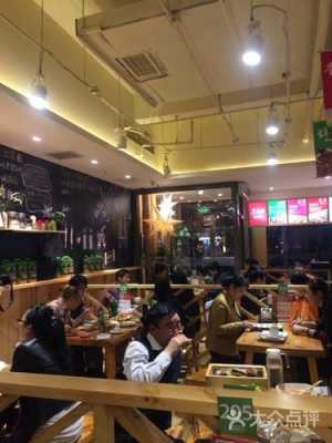 在木屋烧烤上班怎么样(木屋烧烤服务员好做吗)-第3张图片-厨房小当家 在木屋烧烤上班怎么样(木屋烧烤服务员好做吗)-第3张图片-厨房小当家