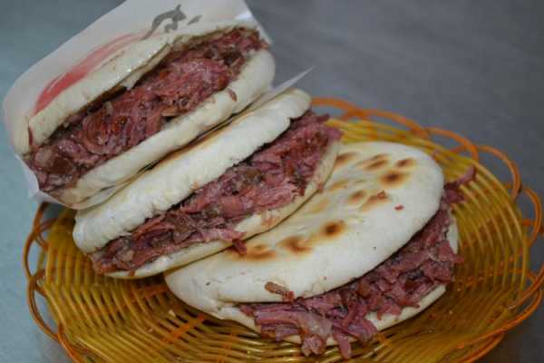 西安哪里肉夹馍最好吃(西安回民街肉夹馍排名第一是哪家)-第2张图片-厨房小当家 西安哪里肉夹馍最好吃(西安回民街肉夹馍排名第一是哪家)-第2张图片-厨房小当家