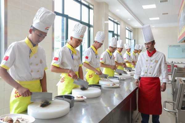 学中餐厨师哪里好(想学厨师上哪学比较好)-第2张图片-厨房小当家 学中餐厨师哪里好(想学厨师上哪学比较好)-第2张图片-厨房小当家