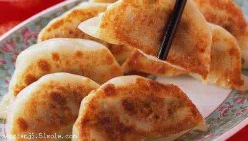 锅贴是哪里的美食(锅贴发源地)-第2张图片-厨房小当家 锅贴是哪里的美食(锅贴发源地)-第2张图片-厨房小当家