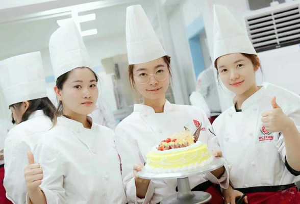 哪里有学做糕点的学校（做糕点应该去哪学）-第3张图片-厨房小当家
