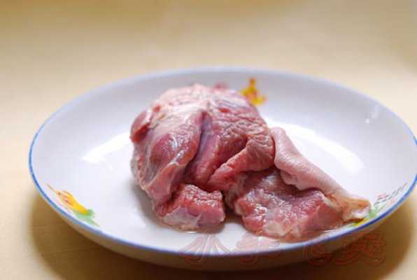 广东人说的猪踭肉是哪个部位,猪争肉是哪里的肉啊-第1张图片-厨房小当家 广东人说的猪踭肉是哪个部位,猪争肉是哪里的肉啊-第1张图片-厨房小当家