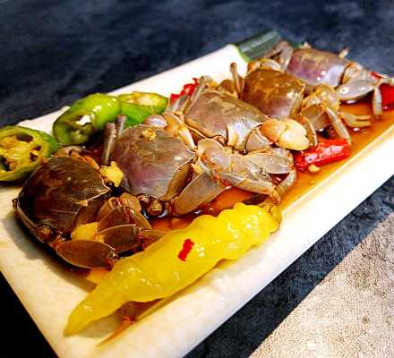 生呛发财蟹是哪里的菜(发财蟹可以生吃吗)-第1张图片-厨房小当家 生呛发财蟹是哪里的菜(发财蟹可以生吃吗)-第1张图片-厨房小当家
