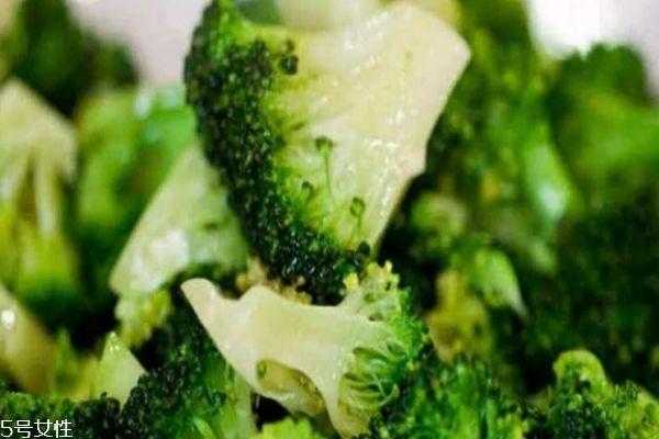 西兰花哪里不能吃(这样的西兰花可以吃吗,在冰箱里十几天了)-第3张图片-厨房小当家 西兰花哪里不能吃(这样的西兰花可以吃吗,在冰箱里十几天了)-第3张图片-厨房小当家