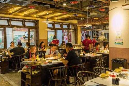 在县城开个火锅店挣钱吗?得有多大的投资,县城开火锅店怎么样赚钱吗-第2张图片-厨房小当家 在县城开个火锅店挣钱吗?得有多大的投资,县城开火锅店怎么样赚钱吗-第2张图片-厨房小当家