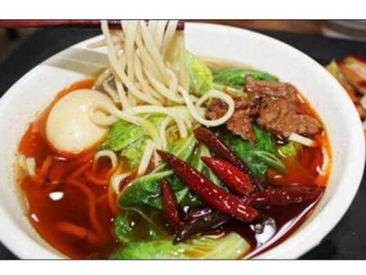 安徽牛肉板面的来历,安徽牛肉板面是哪里的特产-第2张图片-厨房小当家 安徽牛肉板面的来历,安徽牛肉板面是哪里的特产-第2张图片-厨房小当家