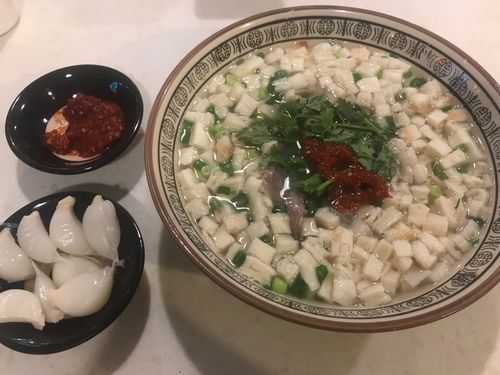 羊肉泡馍是哪里的小吃(羊肉泡馍是哪个地区的著名小吃)-第2张图片-厨房小当家 羊肉泡馍是哪里的小吃(羊肉泡馍是哪个地区的著名小吃)-第2张图片-厨房小当家