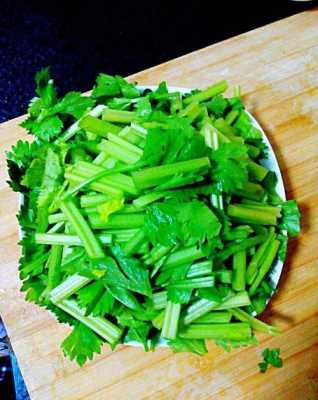 芹菜去哪里火（芹菜要焯水还是生炒好）-第2张图片-厨房小当家