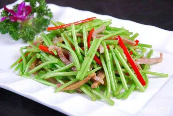 藜蒿炒腊肉哪里的菜（水芹菜与藜蒿的区别）-第2张图片-厨房小当家