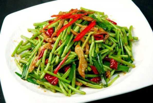藜蒿炒腊肉哪里的菜（水芹菜与藜蒿的区别）-第3张图片-厨房小当家