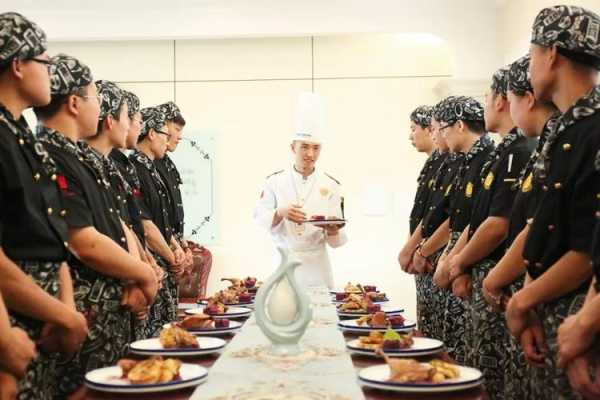 大学毕业做餐饮怎么样（专科学烹饪就业前景怎么样）-第2张图片-厨房小当家