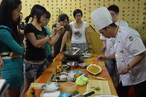 成人学做饭去哪里报班,哪里有学做饭的培训班-第2张图片-厨房小当家 成人学做饭去哪里报班,哪里有学做饭的培训班-第2张图片-厨房小当家