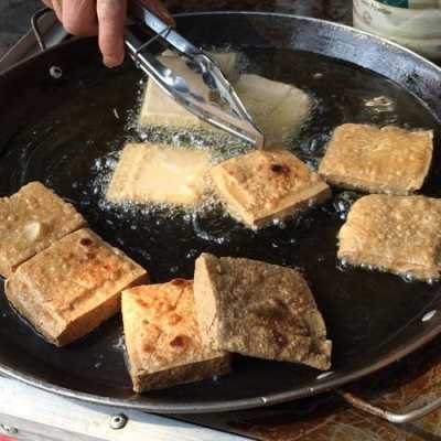 炸臭豆腐是哪里的(油炸臭豆腐的典故)-第1张图片-厨房小当家 炸臭豆腐是哪里的(油炸臭豆腐的典故)-第1张图片-厨房小当家
