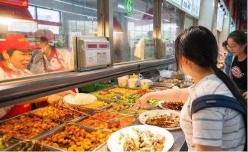 高中食堂档口是否值得经营,投资大食堂怎么样赚钱-第3张图片-厨房小当家 高中食堂档口是否值得经营,投资大食堂怎么样赚钱-第3张图片-厨房小当家