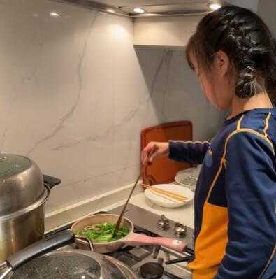 哪里有做菜的视频（快手做饭视频怎么制作）-第2张图片-厨房小当家