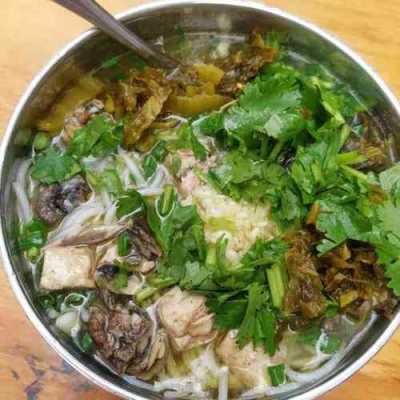 土鸡米线是哪里的(土鸡米线是哪里的特色美食)-第1张图片-厨房小当家 土鸡米线是哪里的(土鸡米线是哪里的特色美食)-第1张图片-厨房小当家