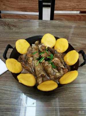鱼锅饼子是哪里的(鱼锅饼子家常做法)-第1张图片-厨房小当家 鱼锅饼子是哪里的(鱼锅饼子家常做法)-第1张图片-厨房小当家