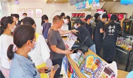 蜜雪冰城打工怎么样(去蜜雪冰城上班操作困难吗)-第2张图片-厨房小当家 蜜雪冰城打工怎么样(去蜜雪冰城上班操作困难吗)-第2张图片-厨房小当家