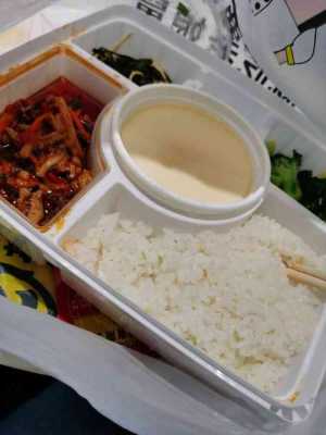 现在好多外卖快餐好油腻啊~送过来餐盒上都是油,一点食欲都没有,老娘舅快餐怎么样?油不油,老娘舅快餐怎么样知乎-第2张图片-厨房小当家 现在好多外卖快餐好油腻啊~送过来餐盒上都是油,一点食欲都没有,老娘舅快餐怎么样?油不油,老娘舅快餐怎么样知乎-第2张图片-厨房小当家