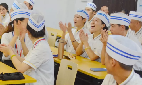 学厨师去哪里,哪里有学做素食的学校-第2张图片-厨房小当家