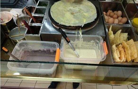 在小县城开煎饼果子店怎么样,小区开煎饼店怎么样赚钱-第2张图片-厨房小当家 在小县城开煎饼果子店怎么样,小区开煎饼店怎么样赚钱-第2张图片-厨房小当家