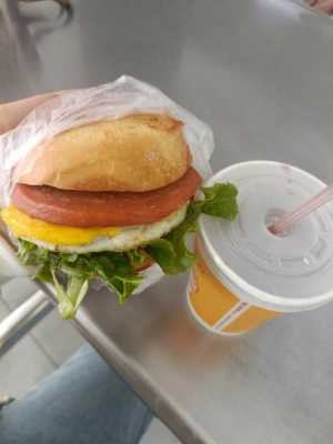 大学食堂做汉堡怎么样(大学食堂做汉堡怎么样啊)-第3张图片-厨房小当家 大学食堂做汉堡怎么样(大学食堂做汉堡怎么样啊)-第3张图片-厨房小当家