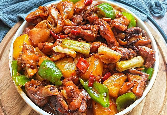 做大盘鸡用鸡腿还是鸡翅,大盘鸡用哪里的鸡肉-第2张图片-厨房小当家 做大盘鸡用鸡腿还是鸡翅,大盘鸡用哪里的鸡肉-第2张图片-厨房小当家