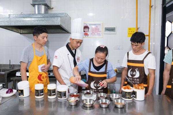 哪里教麻辣烫培训(哪里教麻辣烫培训技术)-第2张图片-厨房小当家 哪里教麻辣烫培训(哪里教麻辣烫培训技术)-第2张图片-厨房小当家