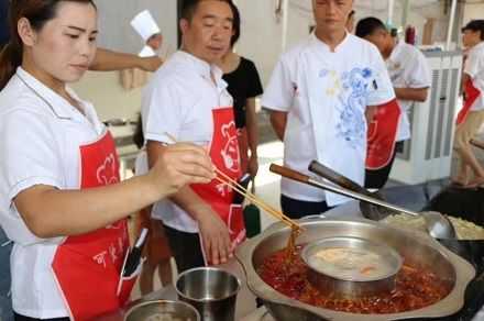 重庆老火锅培训怎么样(重庆长征烹饪学校火锅培训专业咋样啊)-第2张图片-厨房小当家 重庆老火锅培训怎么样(重庆长征烹饪学校火锅培训专业咋样啊)-第2张图片-厨房小当家