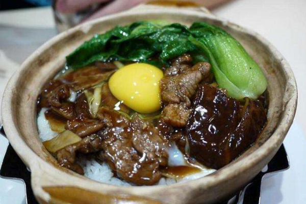 重庆人喜欢吃煲仔饭吗,在县城开煲仔饭怎么样赚钱-第2张图片-厨房小当家
