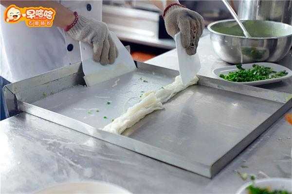 学拉肠粉的正确方法,哪里有学做拉肠的师傅-第1张图片-厨房小当家 学拉肠粉的正确方法,哪里有学做拉肠的师傅-第1张图片-厨房小当家