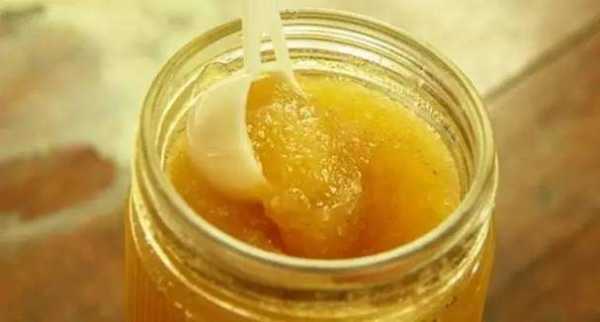 蜂蜜放哪里保存(蜂蜜是常温下保存好还是冰箱里冷藏好)-第3张图片-厨房小当家 蜂蜜放哪里保存(蜂蜜是常温下保存好还是冰箱里冷藏好)-第3张图片-厨房小当家