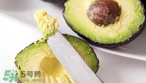 牛油果皮吃了会怎么样（牛油果皮长毛可以吃吗）-第2张图片-厨房小当家