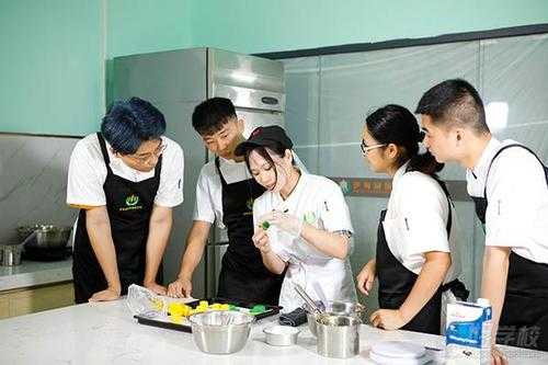 去哪里学烘培最好(中国最好的烘焙学校是哪一家)-第2张图片-厨房小当家 去哪里学烘培最好(中国最好的烘焙学校是哪一家)-第2张图片-厨房小当家