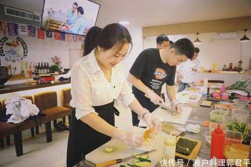 哪里有学日式料理(哪里有学日式料理的培训班)-第3张图片-厨房小当家 哪里有学日式料理(哪里有学日式料理的培训班)-第3张图片-厨房小当家