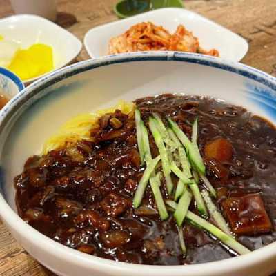 上海炸酱面哪里好(上海特色饭店排名榜)-第1张图片-厨房小当家 上海炸酱面哪里好(上海特色饭店排名榜)-第1张图片-厨房小当家