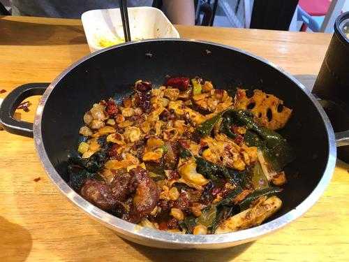 乡镇开麻辣香锅怎么样,商场开麻辣香锅怎么样赚钱-第1张图片-厨房小当家 乡镇开麻辣香锅怎么样,商场开麻辣香锅怎么样赚钱-第1张图片-厨房小当家