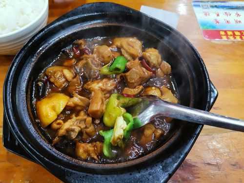 黄焖鸡哪里最好吃(黄焖鸡哪里最好吃最正宗)-第1张图片-厨房小当家 黄焖鸡哪里最好吃(黄焖鸡哪里最好吃最正宗)-第1张图片-厨房小当家