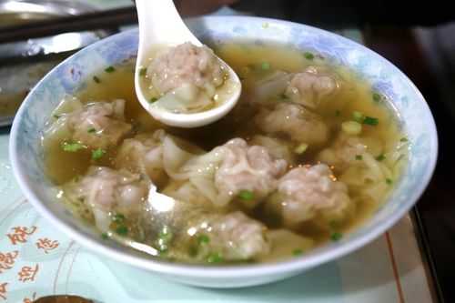 哪里的馄饨做的最好吃（上卢馄饨哪家最好吃）-第2张图片-厨房小当家