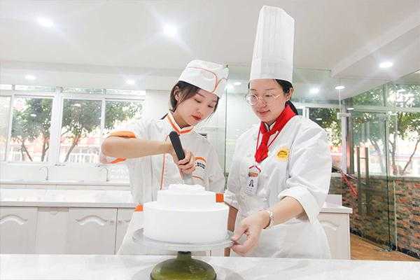 新东方烹饪学校学糕点学费多少,哪里可以做甜品-第3张图片-厨房小当家 新东方烹饪学校学糕点学费多少,哪里可以做甜品-第3张图片-厨房小当家