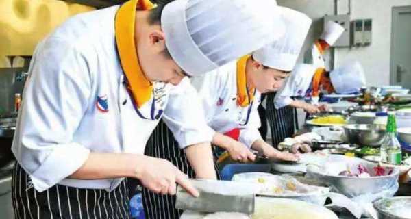潮州哪里可以学烹饪(潮州学校用预制菜吗)-第3张图片-厨房小当家 潮州哪里可以学烹饪(潮州学校用预制菜吗)-第3张图片-厨房小当家