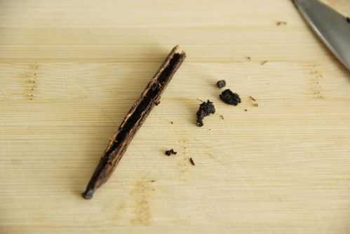 香草荚哪里的最好(香草荚泡酒多久有效,求解)-第3张图片-厨房小当家 香草荚哪里的最好(香草荚泡酒多久有效,求解)-第3张图片-厨房小当家
