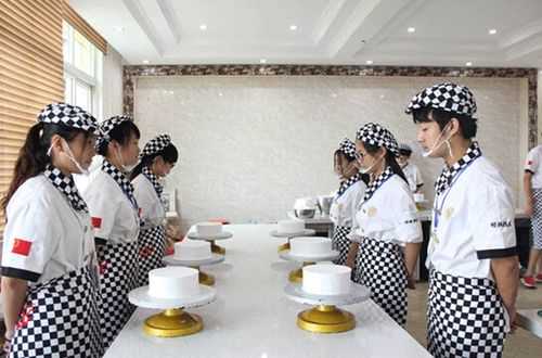 福州哪里可以学西点（福州哪里可以学西点）-第1张图片-厨房小当家