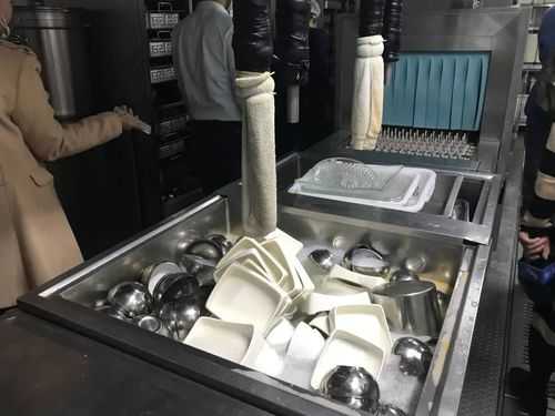 快餐店怎么样节省人工(在饭店里快速洗碗的方法)-第3张图片-厨房小当家 快餐店怎么样节省人工(在饭店里快速洗碗的方法)-第3张图片-厨房小当家