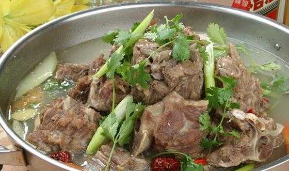 想开家羊蝎子火锅不知道夏天开羊蝎子火锅店会不会赔钱?有家19自助火锅倒是挺火的一年挣20多万,羊蝎子火锅店开怎么样的-第1张图片-厨房小当家 想开家羊蝎子火锅不知道夏天开羊蝎子火锅店会不会赔钱?有家19自助火锅倒是挺火的一年挣20多万,羊蝎子火锅店开怎么样的-第1张图片-厨房小当家