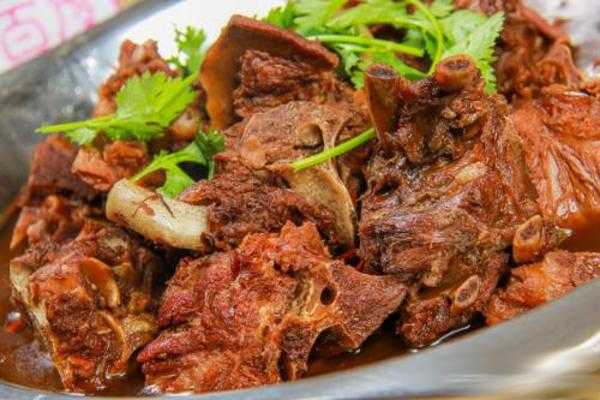 羊蝎子是哪里的菜(羊蝎子是羊身上什么部位啊)-第2张图片-厨房小当家 羊蝎子是哪里的菜(羊蝎子是羊身上什么部位啊)-第2张图片-厨房小当家